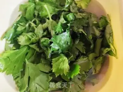 Make Celery eggs step 0