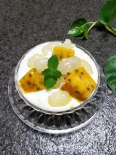 Make Bronco-eye yogurt bowl step 7