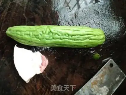 Make Pork and bitter melon step 0