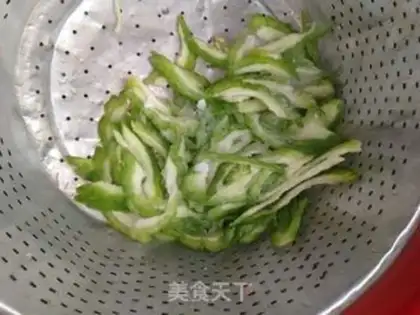 Make Pork and bitter melon step 1