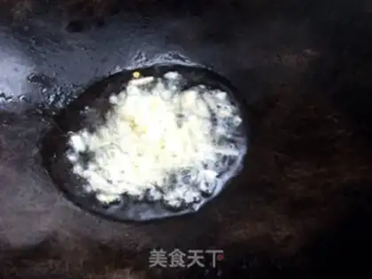 Make Cracker sauce seaweed noodles step 2