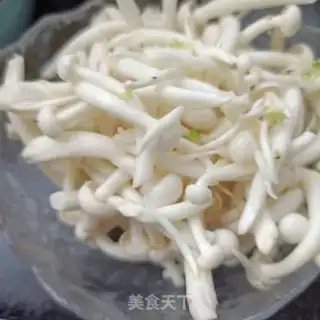 Make White mushrooms and broccoli step 3