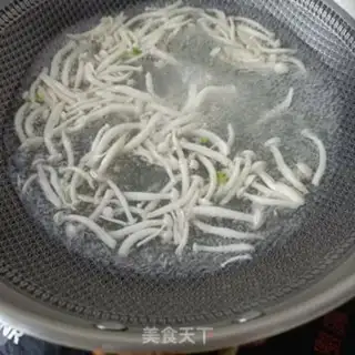 Make White mushrooms and broccoli step 5
