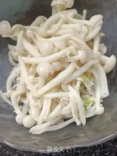 Make White mushrooms and broccoli step 6