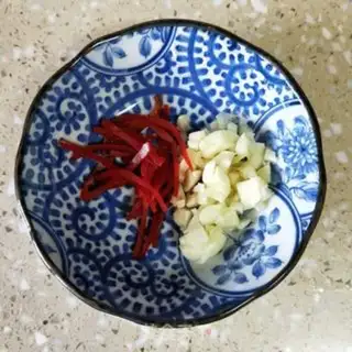 Make Garlic lettuce step 1