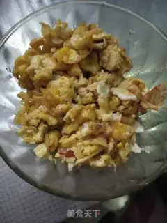 Make Five eggs of fried rice step 2