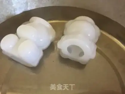 Make Red bear yogurt cup step 0
