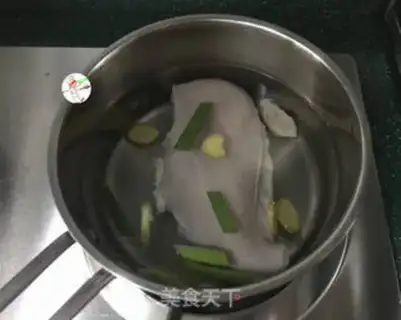 Make Thai sweet chicken salad step 1
