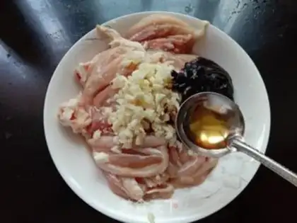 Make Garlic forks for chicken leg chops step 5