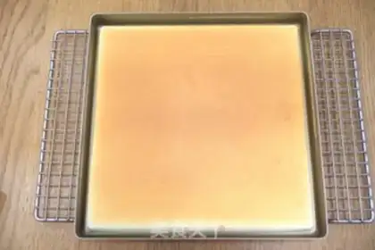 Make Blueberry sauce angel cake roll step 13