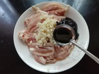 Make Garlic forks for chicken leg chops step 6