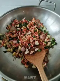Make Spicy crawfish for food step 6