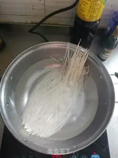 Make Spicy noodles step 0