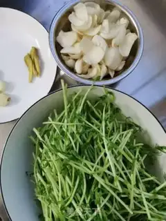 Make Fresh lilies for peas step 0