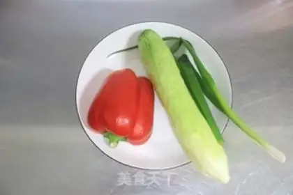 Make cucumber shrimp and fried shrimp head step 5
