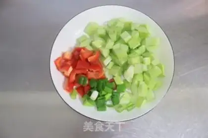 Make cucumber shrimp and fried shrimp head step 6