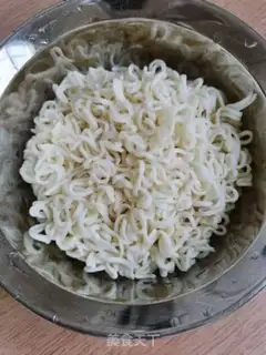 Make Menthol egg noodles step 2