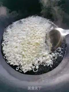 Make Menthol egg noodles step 3