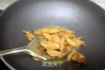 Make cucumber shrimp and fried shrimp head step 8