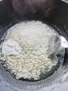 Make Menthol egg noodles step 5