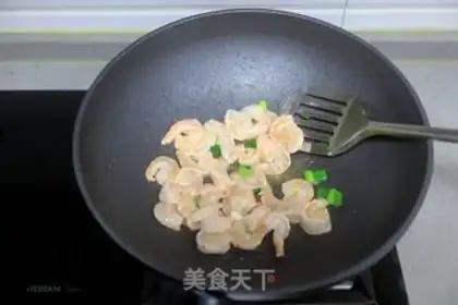 Make cucumber shrimp and fried shrimp head step 10