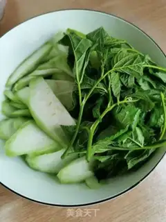Make Meat melon soup step 0