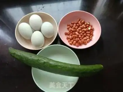 Make cucumber with eggs step 0
