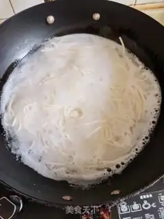 Make Pelican noodles step 1