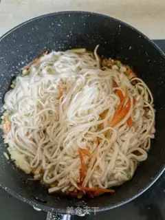 Make Pelican noodles step 2