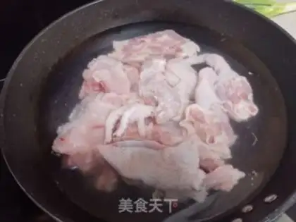 Make Three chickens in the house step 0