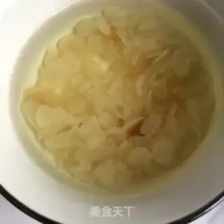 Make Ice cream, silver pear soup step 1