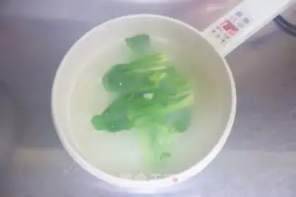 Make Classic tomato egg noodles step 7