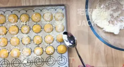 Make Souffle cream puff step 12