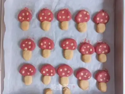 Make Red umbrella margarita cookies step 12