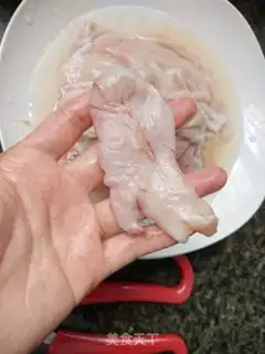 Make Onion fried fish step 1