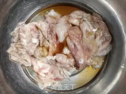Make Onion fried fish step 2