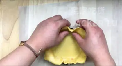 Make Tasty apple sauce pie step 9