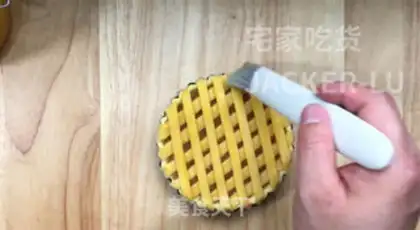 Make Tasty apple sauce pie step 15