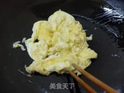 Make Tomato fried eggs step 2