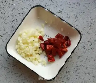 Make Garlic toothpaste step 2