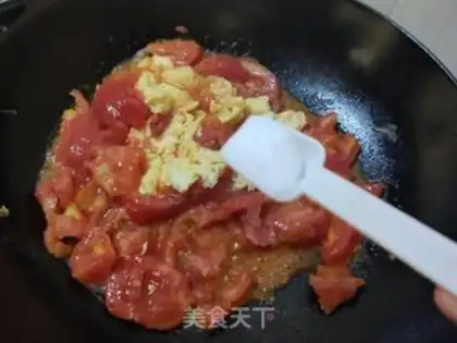 Make Tomato fried eggs step 6