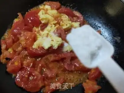 Make Tomato fried eggs step 7