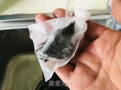 Make Mongolian Milk Tea step 1