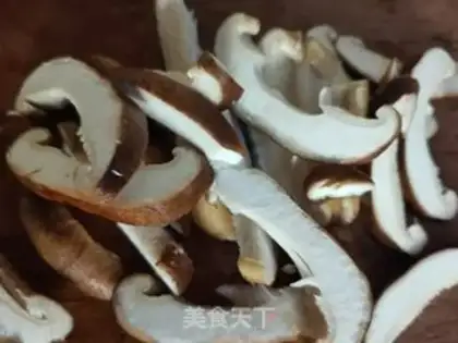 Make Smelt mushroom omelet soup step 1