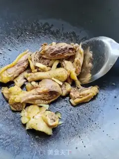 Make Red dates steam chicken step 1