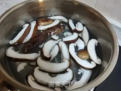Make Smelt mushroom omelet soup step 4
