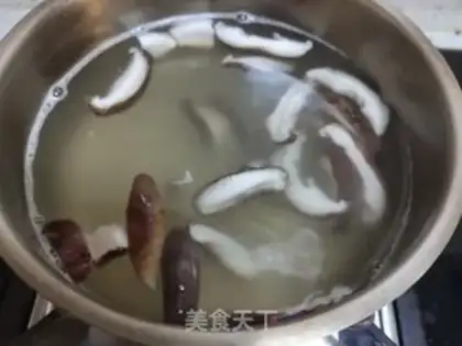 Make Smelt mushroom omelet soup step 7