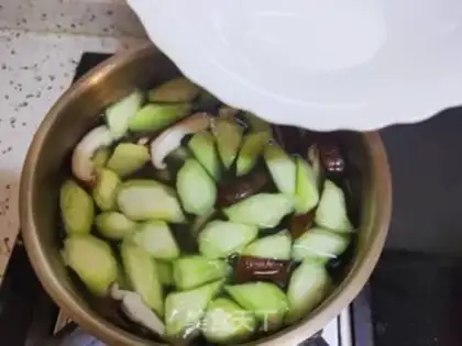 Make Smelt mushroom omelet soup step 9