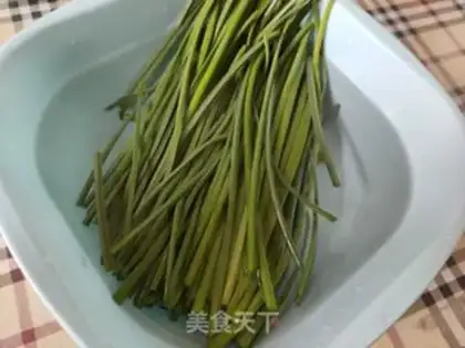 Make The fragrance of pork step 1
