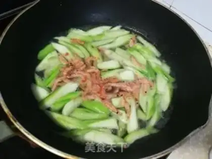 Make Smelt shrimp egg soup step 4